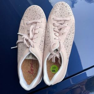 Ellen Degeneres ED Love shoes